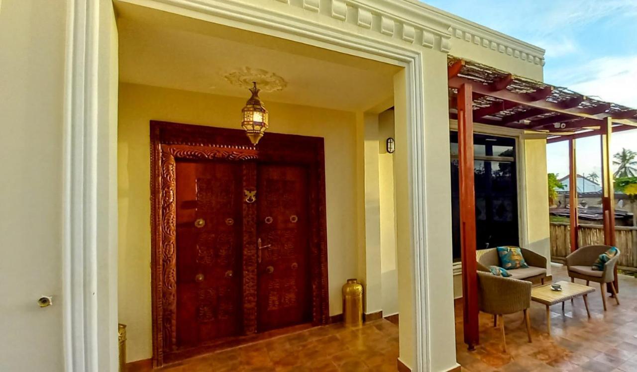 Jambo Villa, Beautiful Private At 2 Minutes From The *